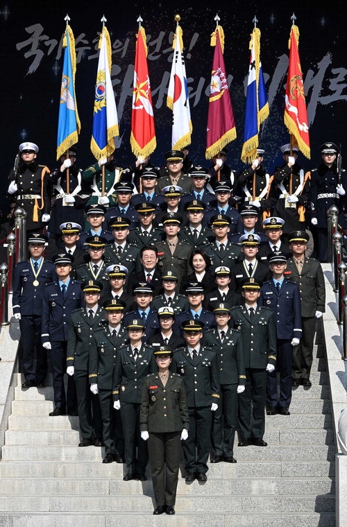 '尹선고' 다음날 … 李 "잔재 청산"