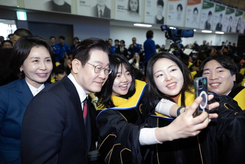 李 "군종간 벽 허물어 국군미래 변화 모색을"