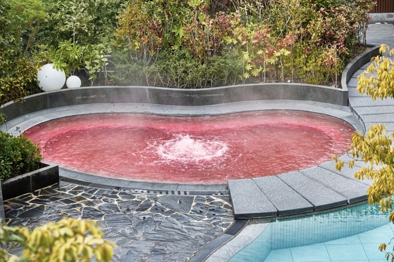 야외 자쿠지서 어묵탕 먹고 … 럭셔리 뷔페서 돼지국밥 즐기고