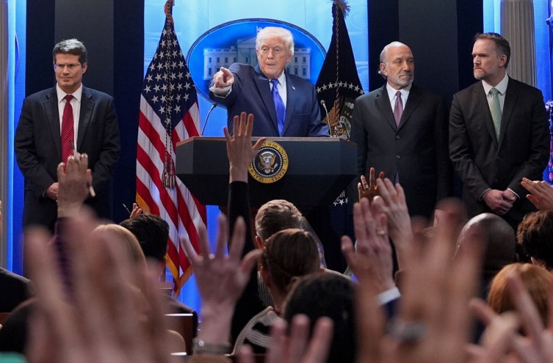 150일 임시관세로 시간 번 트럼프 …"더 강력한 수단 있다"