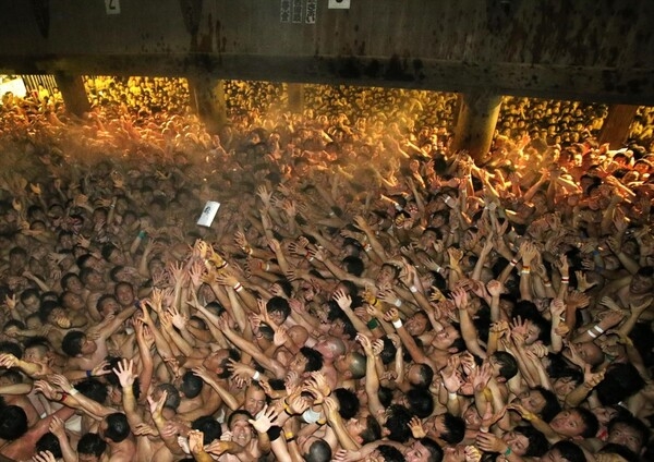  21일 일본 오카야마에서 사이다이지 에요(西大寺会陽), 일명 하다카 마츠리(알몸 축제)가 펼쳐졌다. [오카야마 관광 홈페이지]