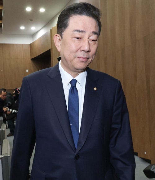 경찰 '공천헌금 의혹' 김병기 첫 소환