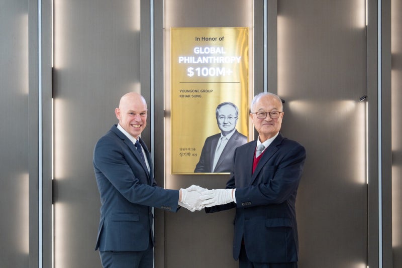 아이티부터 우크라까지… 영원무역 기부 1억弗 돌파