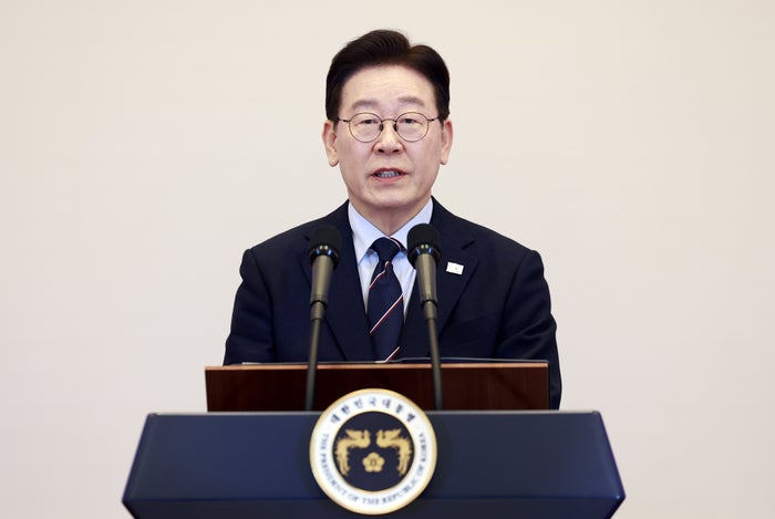 [속보] 이 대통령 지지율 58.2%…민주 48.1%·국힘 32.4% [리얼미터]