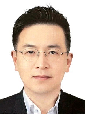 자기 과신에 빠진 리더 주변엔 '입속의 혀'같은 사람만 남아 [정해주의 인사쟁이가 바라본 세상]