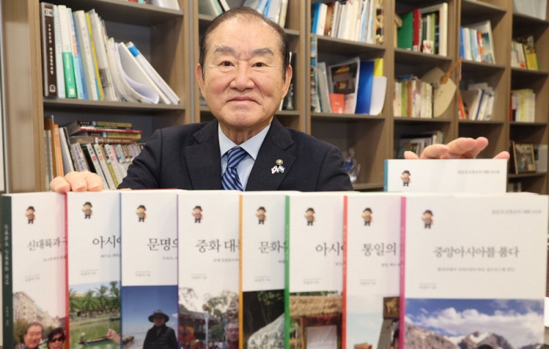 "세계 곳곳 동포의 비극, 23년간 수집했죠"