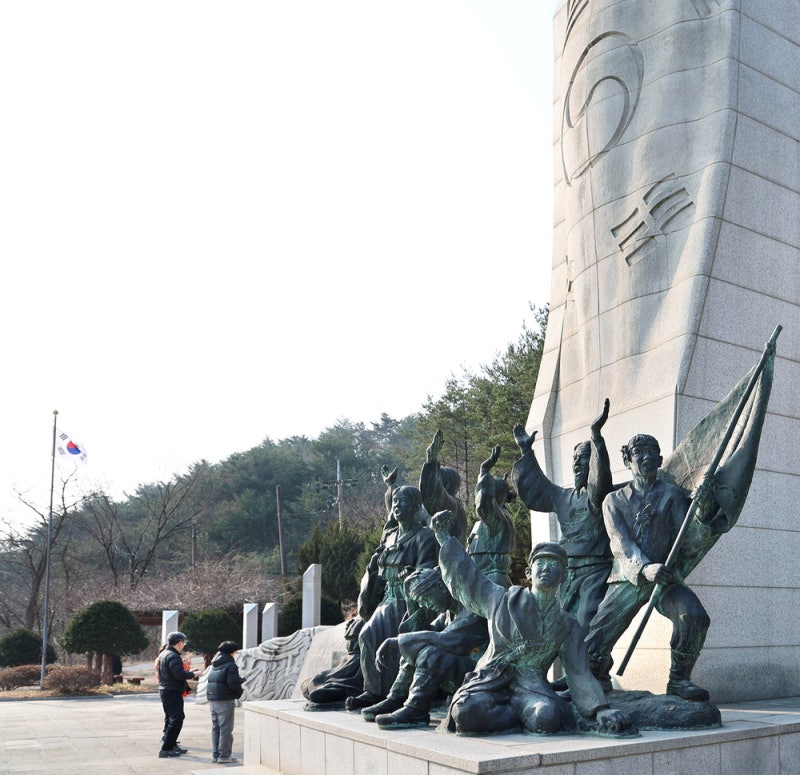 태평양 건넌 청진기 지게에 실린 성경책 강원 산골 울린 복음