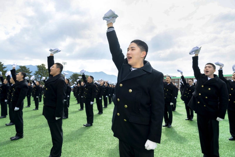 [포토] "해양수호 명 받았습니다" 해군병 722기 수료식