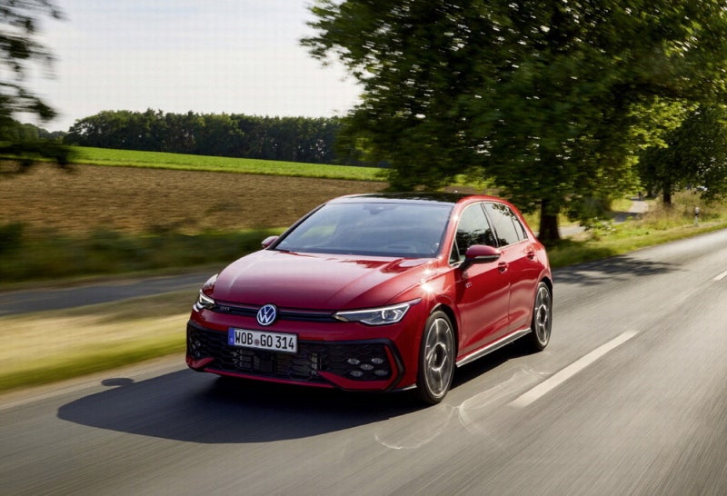 가속 페달 밟는 즉시 반응…해치백 강자