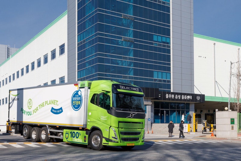 연비·성능 '두 토끼' 잡았다 국내 첫 대형 전기트럭 시동
