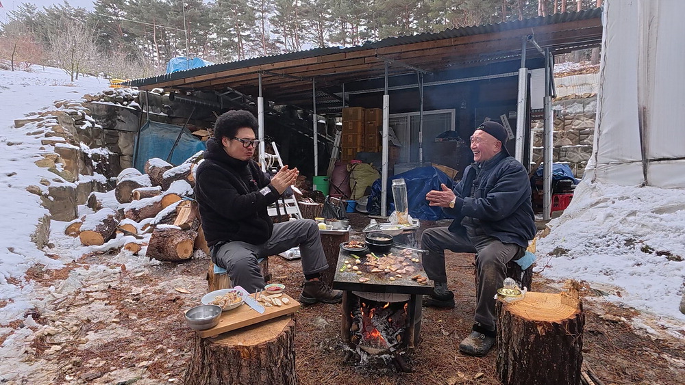 [MBN] 해발 800m 소나무 숲에 일군 안식처