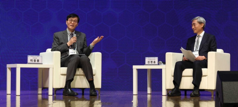 "물가·성장 균형있는 통화정책 고민" 시장안정과 경제활력 사이 시험대