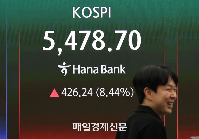 “공포에 사라 했던 분, 사랑합니다”...종전 희망에 반도체 투톱 두자릿수 ‘폭등’