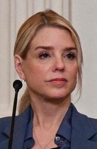 트럼프, 심복 법무장관 바꾸나 … 엡스타인 사건 처리에 불만 커