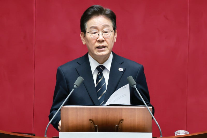 李 "현재 위기는 소나기 아닌 폭풍우"