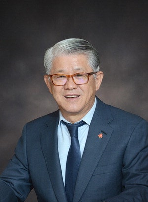 최신원, SK네트웍스 명예회장에 … 경영멘토로 나서