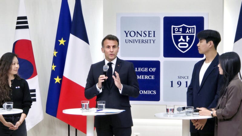 연대 찾은 마크롱 "젊은세대가 새 질서 만들어야"