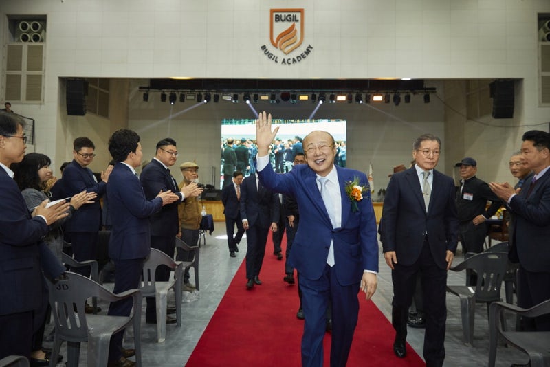 김승연 회장, 북일고 50주년 기념식 깜짝 등장