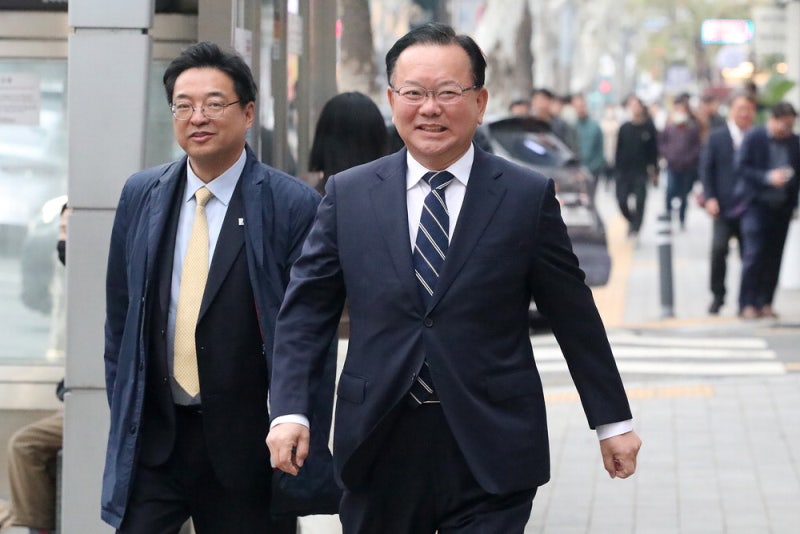 TK통합 띄우는 김부겸 "지원금 10조라도 받아야"