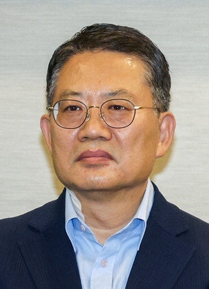 서울교육감 보수 단일후보 교사 출신 윤호상 교수