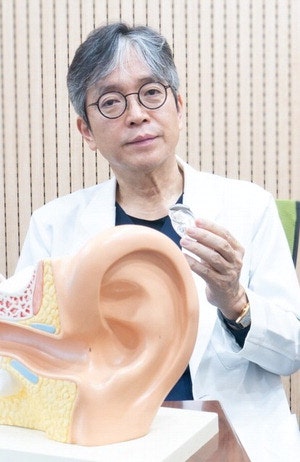 난청 놔두면 치매위험 5배 증가 … 보청기 착용도 '골든타임' 있죠 [기고]