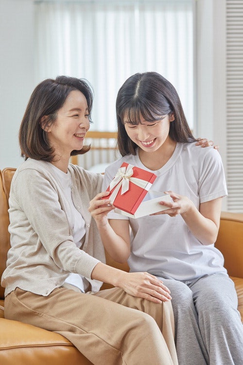 딸의 첫 '그날'… 어떻게 말해줄까 "괜찮아, 축하해" 마음 전해주세요 [기고]