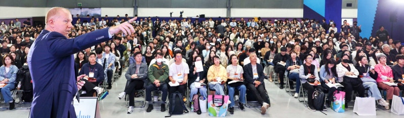 "AI 기술株의 시대 … 주식·채권·金 비율 7:2:1로 담아라"