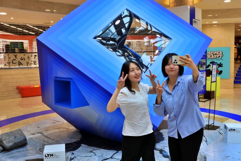 [포토] 명동서 K콘텐츠 축제 즐겨요