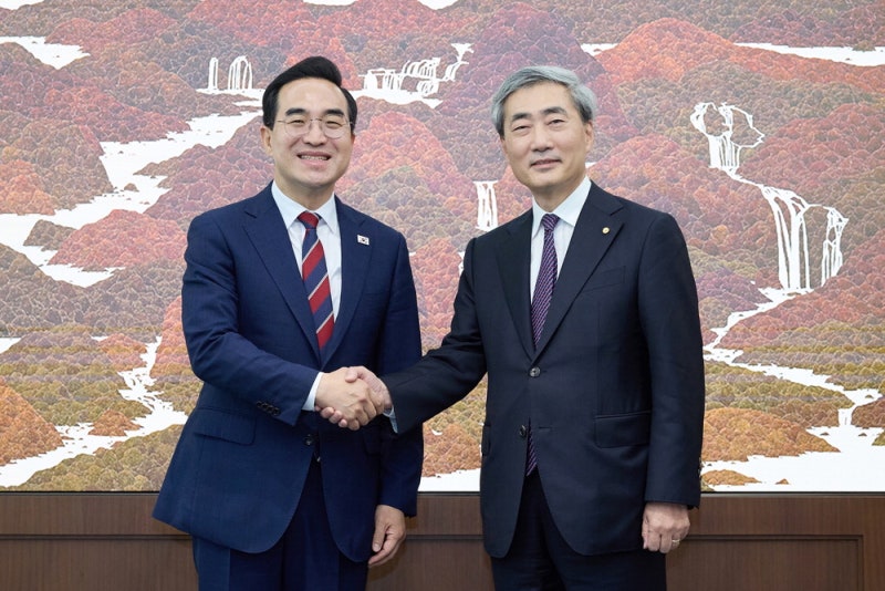 [포토] 손잡은 박홍근·신현송
