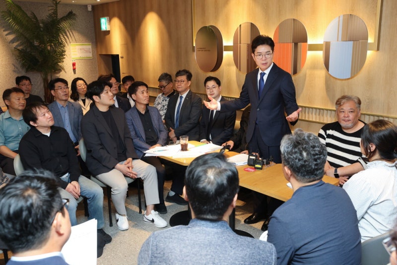 鄭, 재건축 '사업성' 강조 … 吳, 양자토론 거듭 촉구