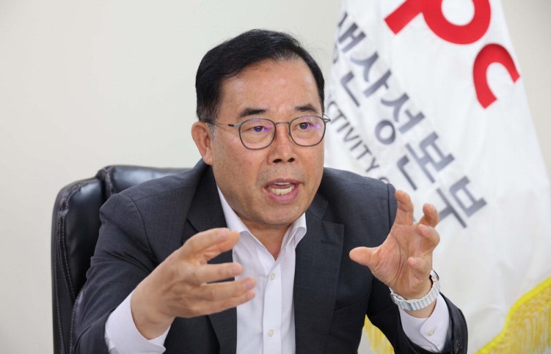 "AI자격시험 1급 합격하니, 직원도 따라와"