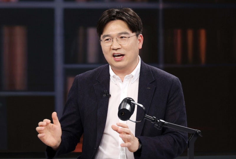 "머리만 있던 AI, 손발 달았다 … 지금 제조업은 피지컬AI 혁명중"