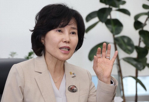 "기본금융 법적 근거 담아 8월 발의 추진"