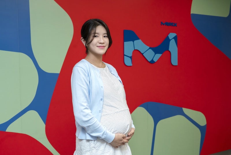'저출산 극복' 팔걷은 머크 헬스케어 … "국가 지원보다 낫네"