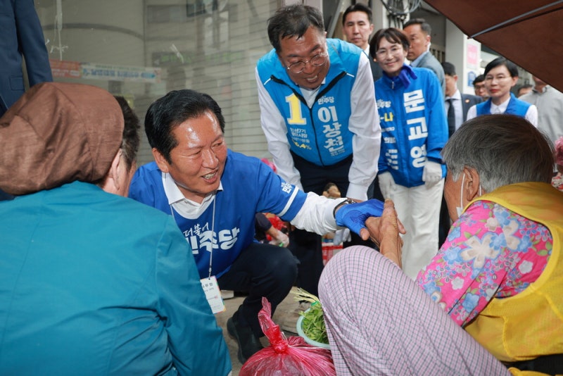與, 호남·충청 돌며 '집토끼 단속'… 野 '박근혜 카드'로 보수결집