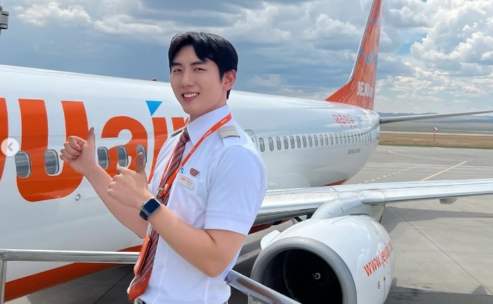 보이그룹 마이틴 출신 최은수(29)가 승무원으로 활동하고 있어 눈길을 끈다. [사진출처 = 인스타그램]
