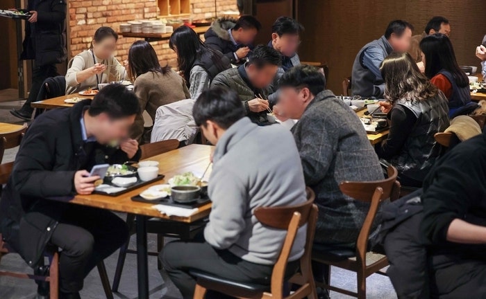 “주말 <b>현충일</b>인데, 왜 <b>대체공휴일</b> 없나요?”…직장인들 ‘의아’