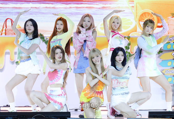 “SM 서머송 계보 잇는다”…<b>하츠투하츠</b>, 상큼+달콤 ‘레몬탱’ <b>컴백</b> [...