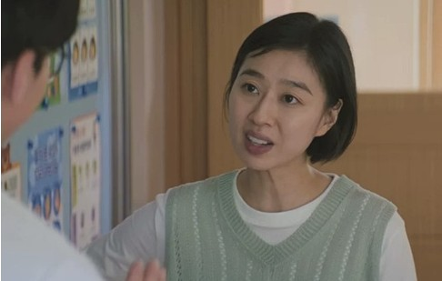 韓国人「先生が病気休暇？理由は何？」→極悪保護者のせいで流産した教師も…