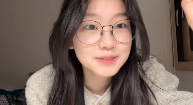 ‘소지섭 딸’ 누구길래…59초 영상 300만뷰, ‘김부장’ 신예 정체