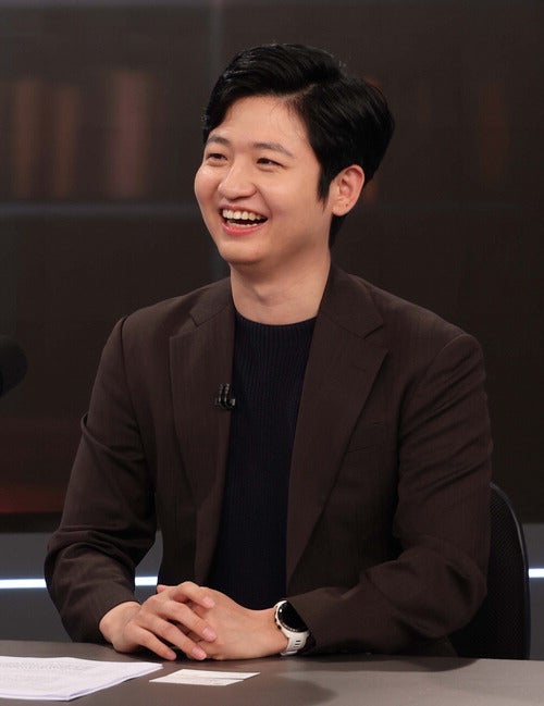 "가볍고 또렷한 AI글라스 부품 … 일본·스위스 기업에 수출해요"