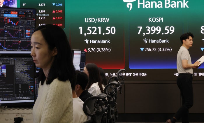 [속보] 코스피 이어 코스닥도 <b>매도 사이드카</b> 발동