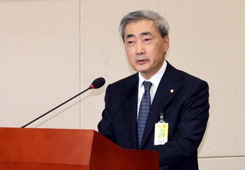 신현송 "당분간 고물가 지속 … 적절한 시기 금리인상 필요"