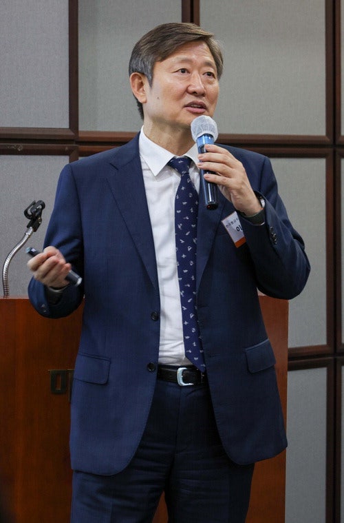 "활짝 열린 민간우주시대 … 韓, 위성서비스 노리자"