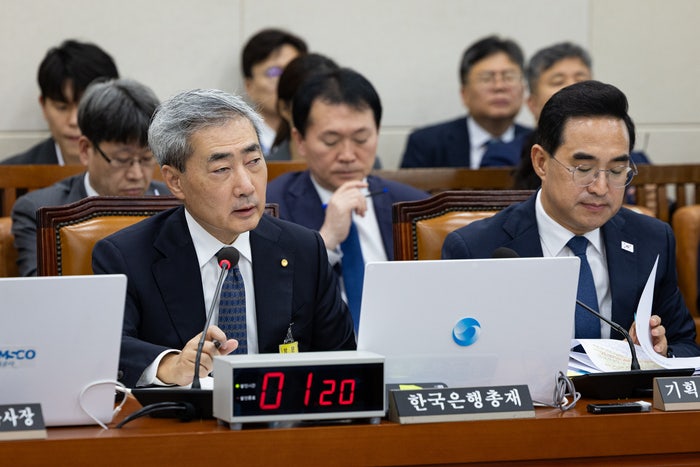 신현송 “적절한 시기 금리인상 필요…원화 강세전환 여지 크다”