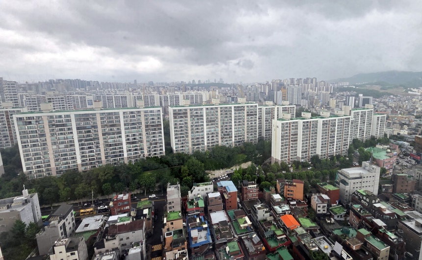 서울 동작구에서 흑석·노량진에 이어 사당동이 정비사업 중심지로 떠오르고 있다. 사진은 재건축을 추진 중인 사당대림아파트 전경. 김재훈 기자