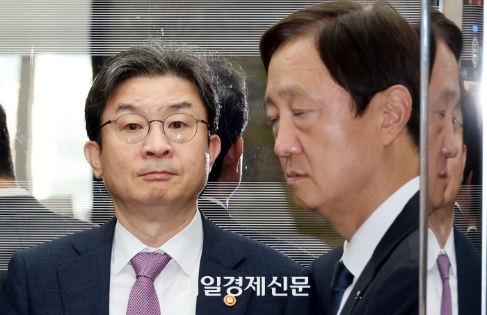 국회 정무위 참석한 이억원 금융위원장과 <b>이찬진 금감원장</b>