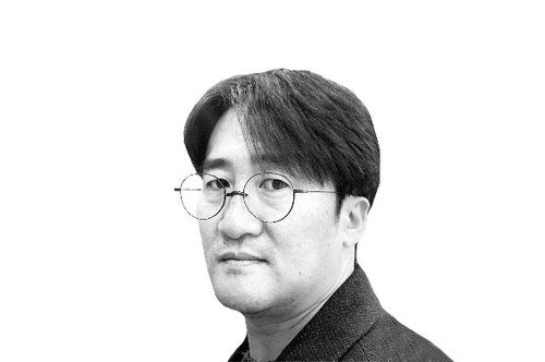 [강성민의 문화 이면] 기억의 골목길로 되돌아가는 법