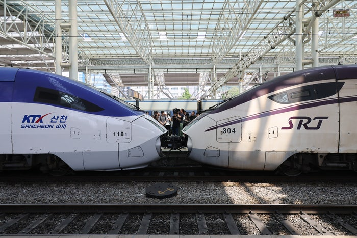 KTX·<b>SRT</b> 다음달부터 통합…요금 10% 내리고 운행 늘린다