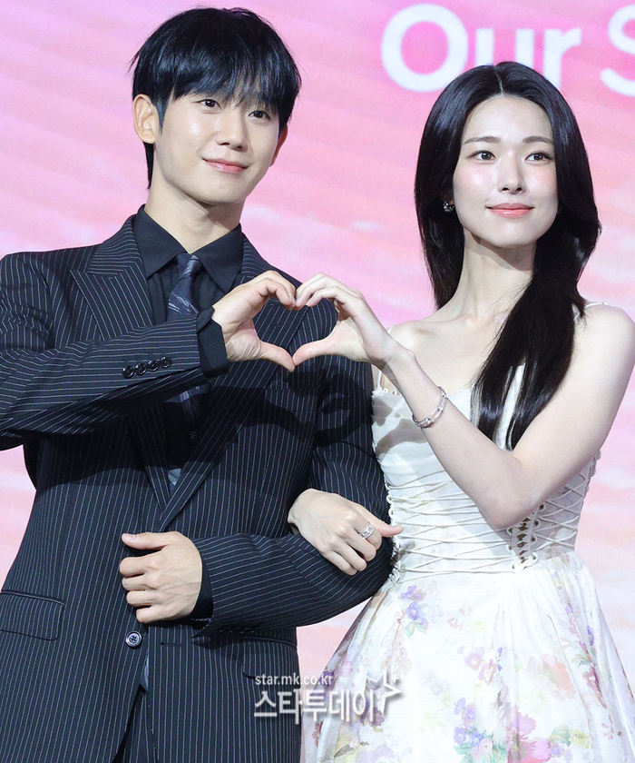 “달콤하고 찐득한 로코”...<b>정해인</b> 하영의 ‘이런 엿같은 <b>사랑</b>’ [현장...
